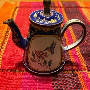 Kelvin Chen miniature teapot